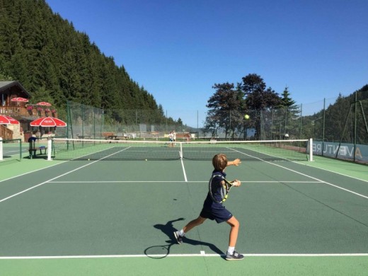 Tennis course for teenagers (11-17 y/o) - 1h30/day - Méribel