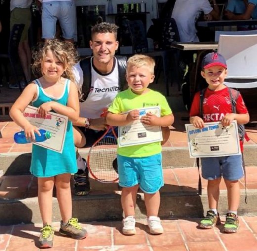 Curso de tenis para niños pequeños (3-7 años) - Nîmes