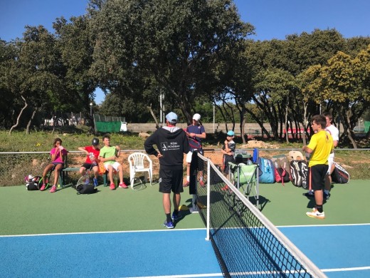 Curso de tenis PROGRESS (a partir de 8 años) - Nîmes