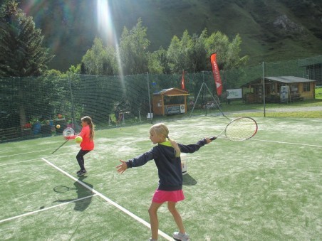 Children tennis course 1hr30/day (6-11 y/o) - Val d'Isère