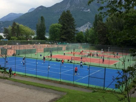 copy Stage Tennis / Voile journée (7-12 ans) - Annecy